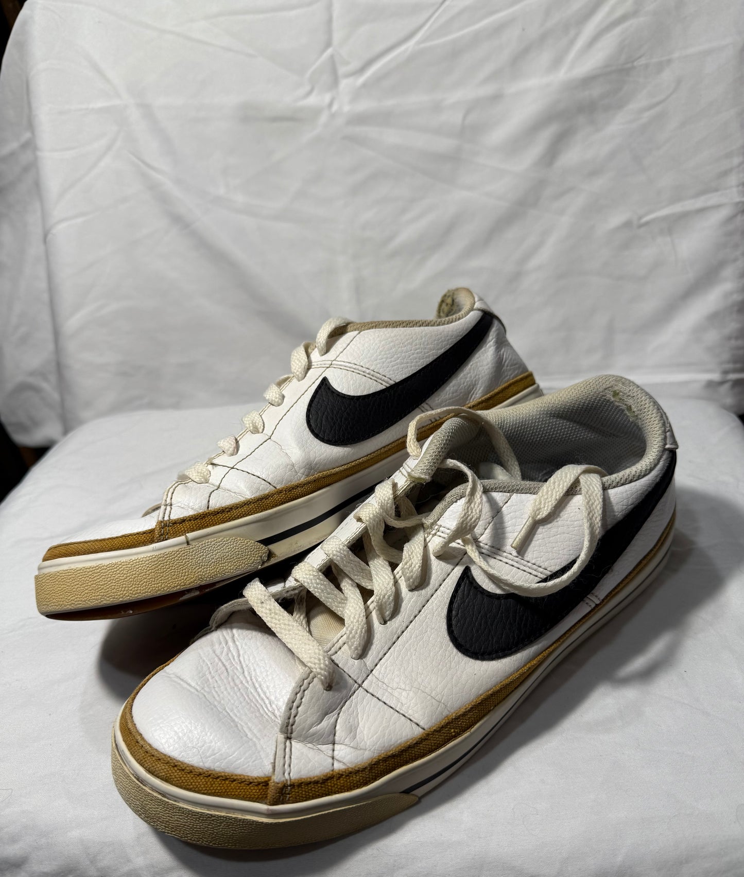 Men’s Nike Court Legacy