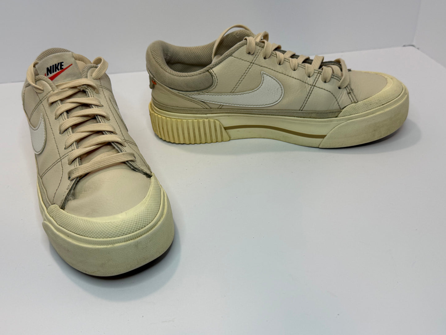Nike women’s court legacy lift