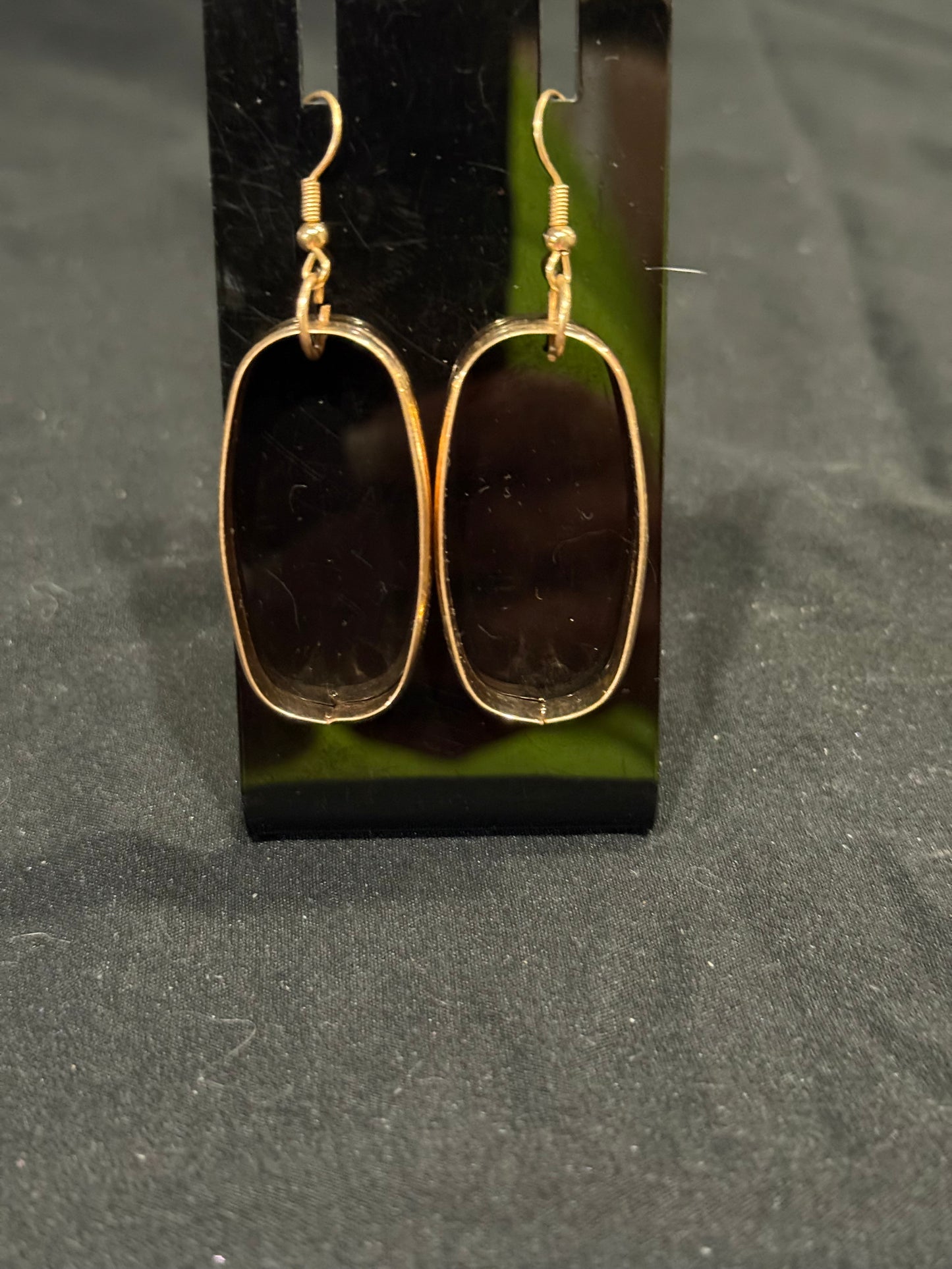 Darby drake medium oval earrings