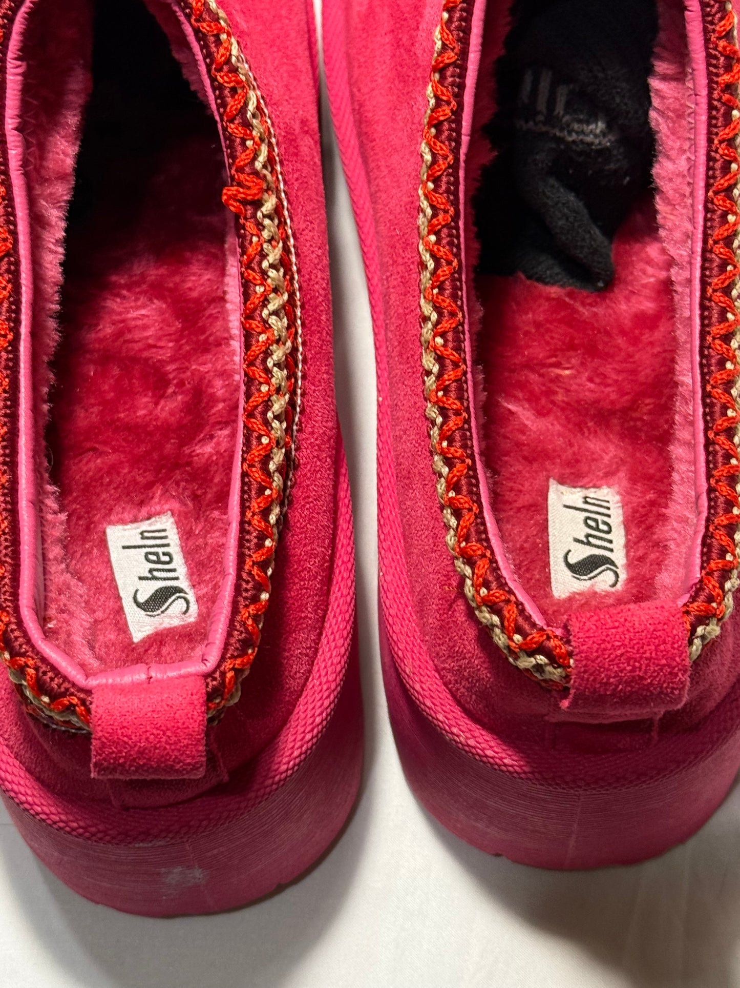 Platform “Look-Alike” for the Ugg Tasman